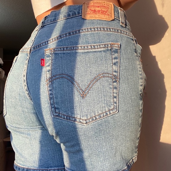Levi's Denim - BOGO🦋 •Vintage Levi’s mid rise bermuda shorts•
